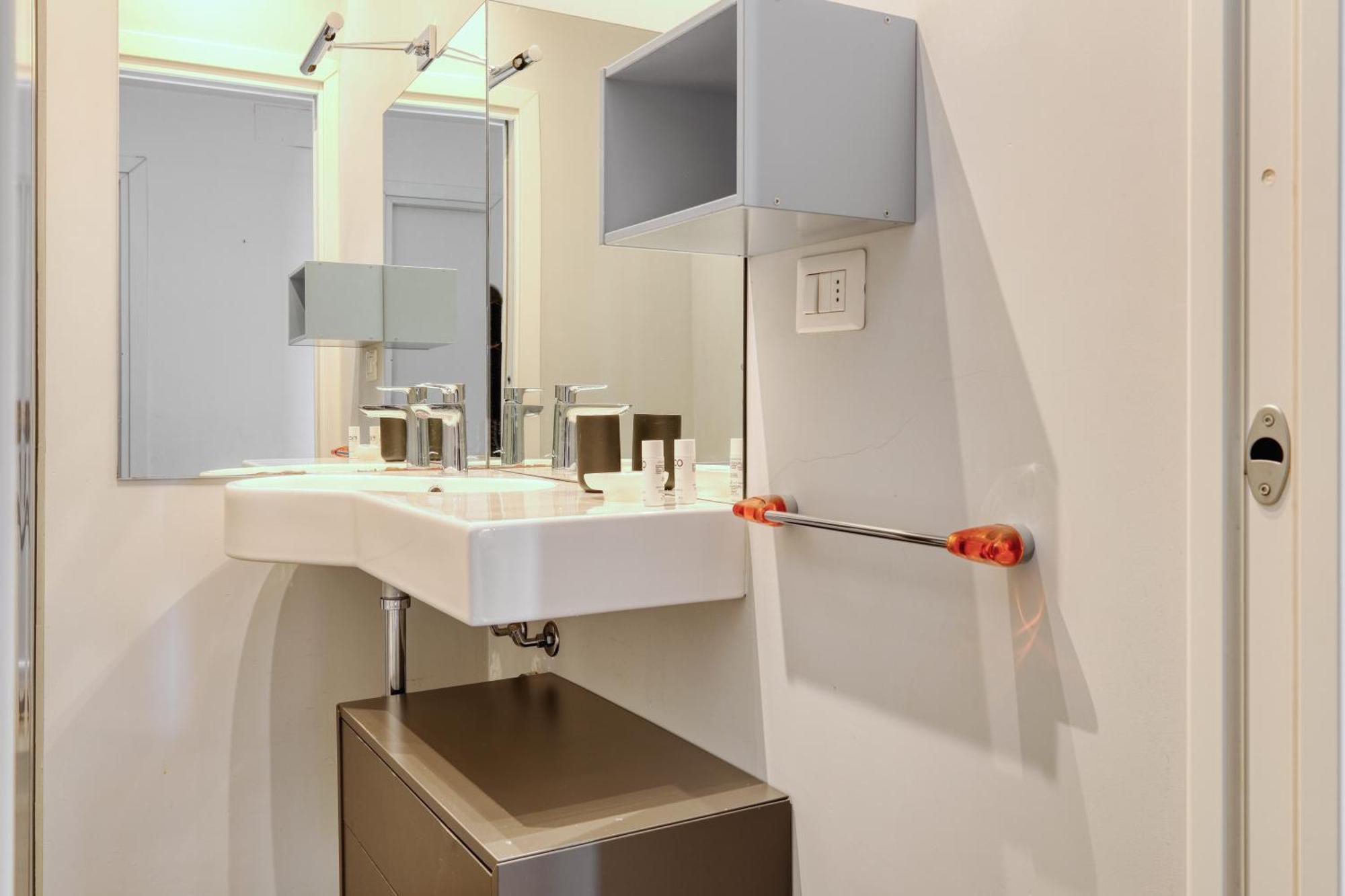 Apartamento Joivy Stylish 2br Flat Next To Navigli *